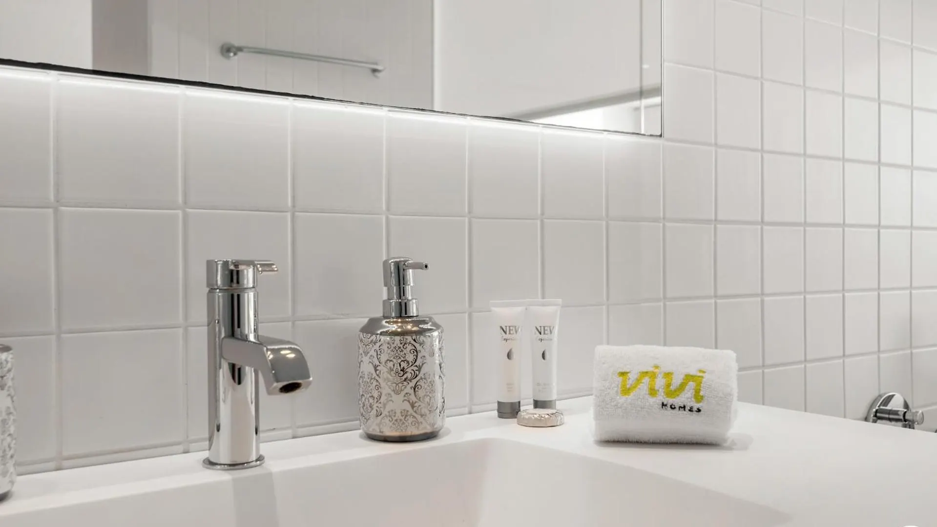 Vivi Homes -Villa Carat Pool, Cinema, Golf & Terrace Estepona 0*,