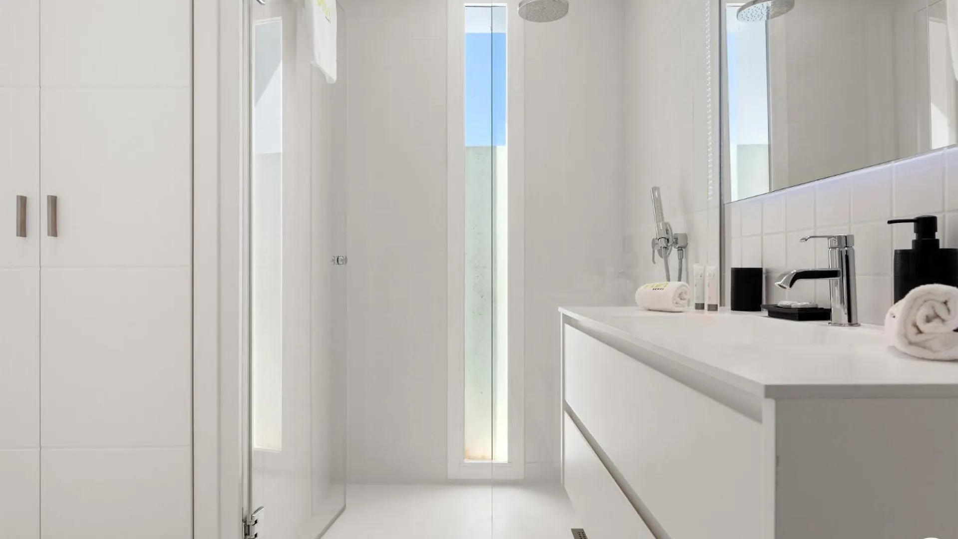 Villa Vivi Homes -Villa Carat Pool, Cinema, Golf & Terrace Estepona