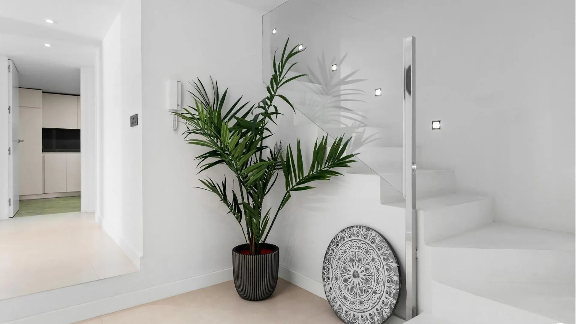 Villa Vivi Homes -Villa Carat Pool, Cinema, Golf & Terrace Estepona