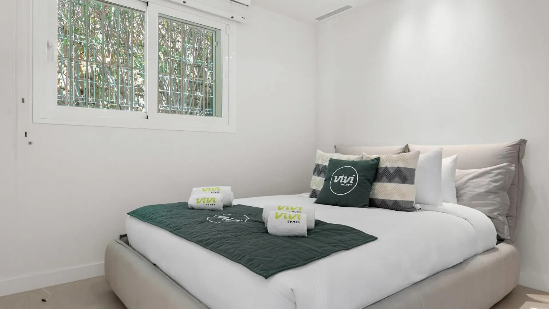 Vivi Homes -Villa Carat Pool, Cinema, Golf & Terrace Estepona 0*,  Spain