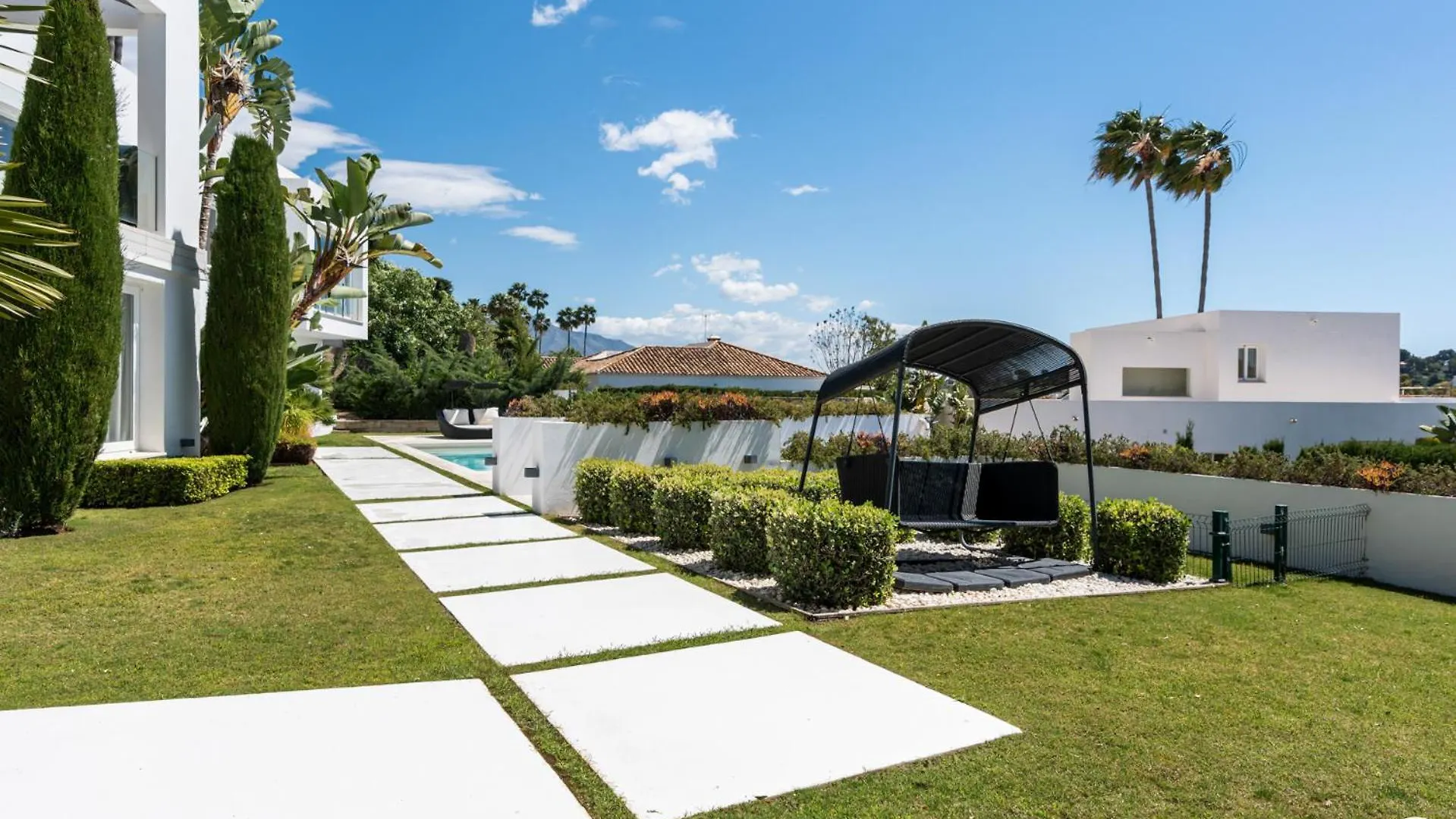 Vivi Homes -Villa Carat Pool, Cinema, Golf & Terrace Estepona 0*,