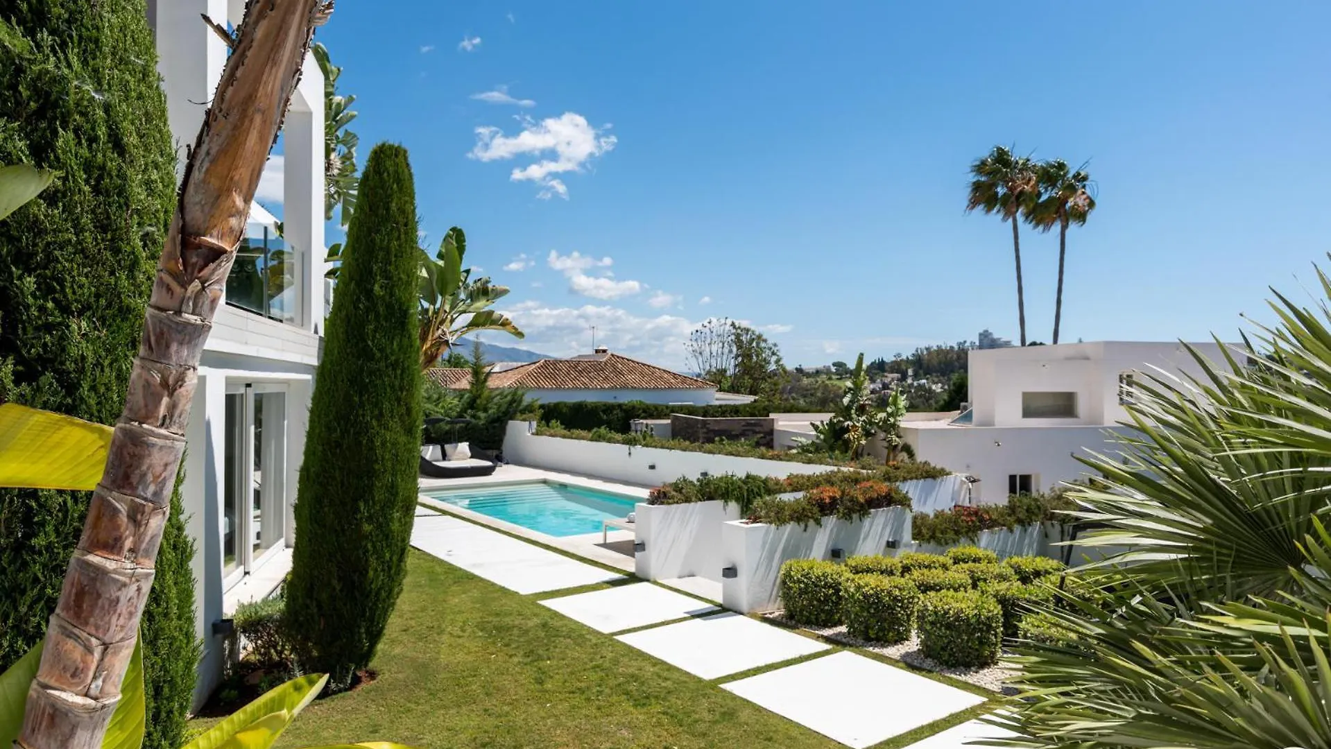 Villa Vivi Homes -Villa Carat Pool, Cinema, Golf & Terrace Estepona