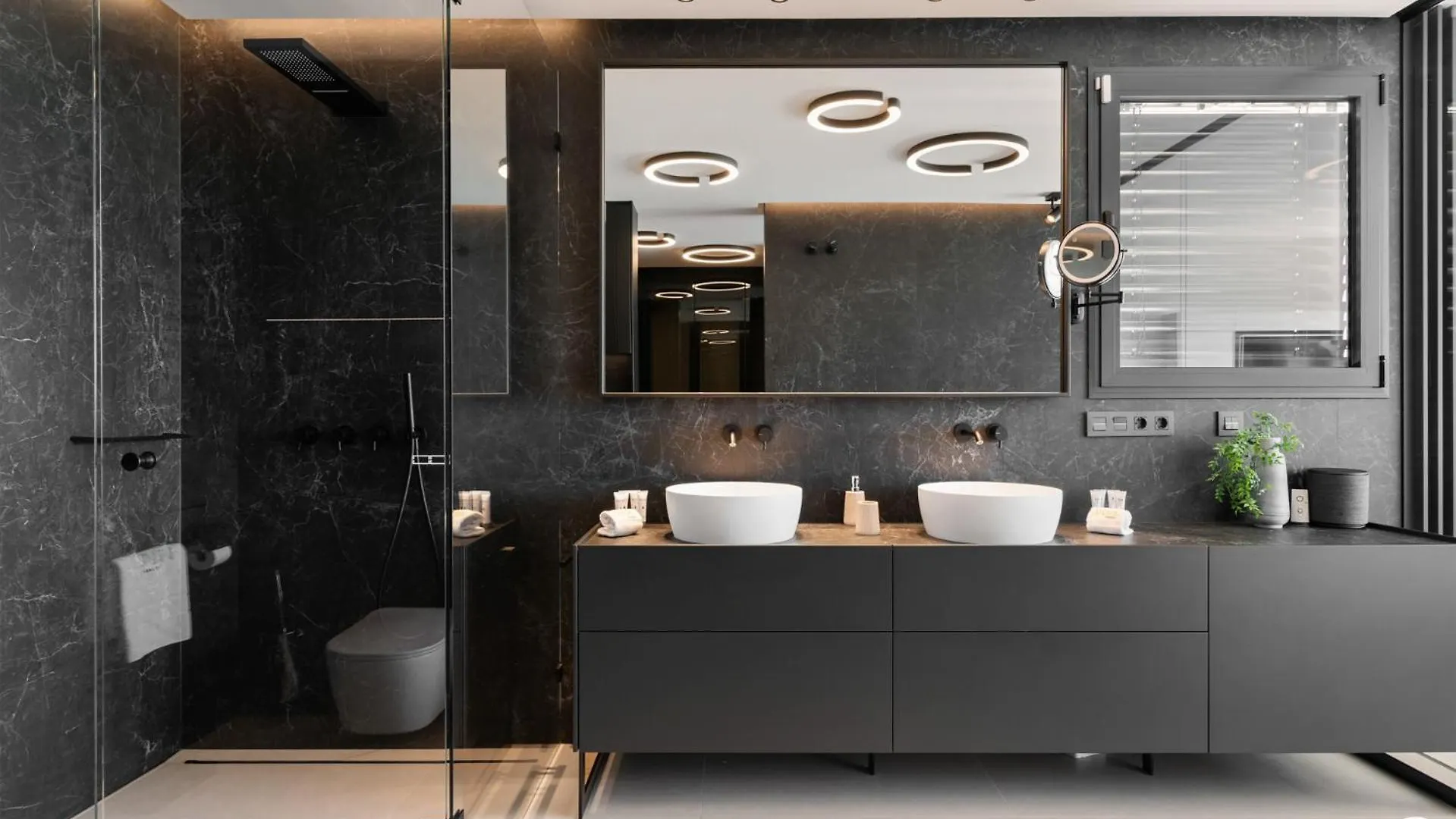 Vivi Homes -Villa Carat Pool, Cinema, Golf & Terrace Estepona Villa