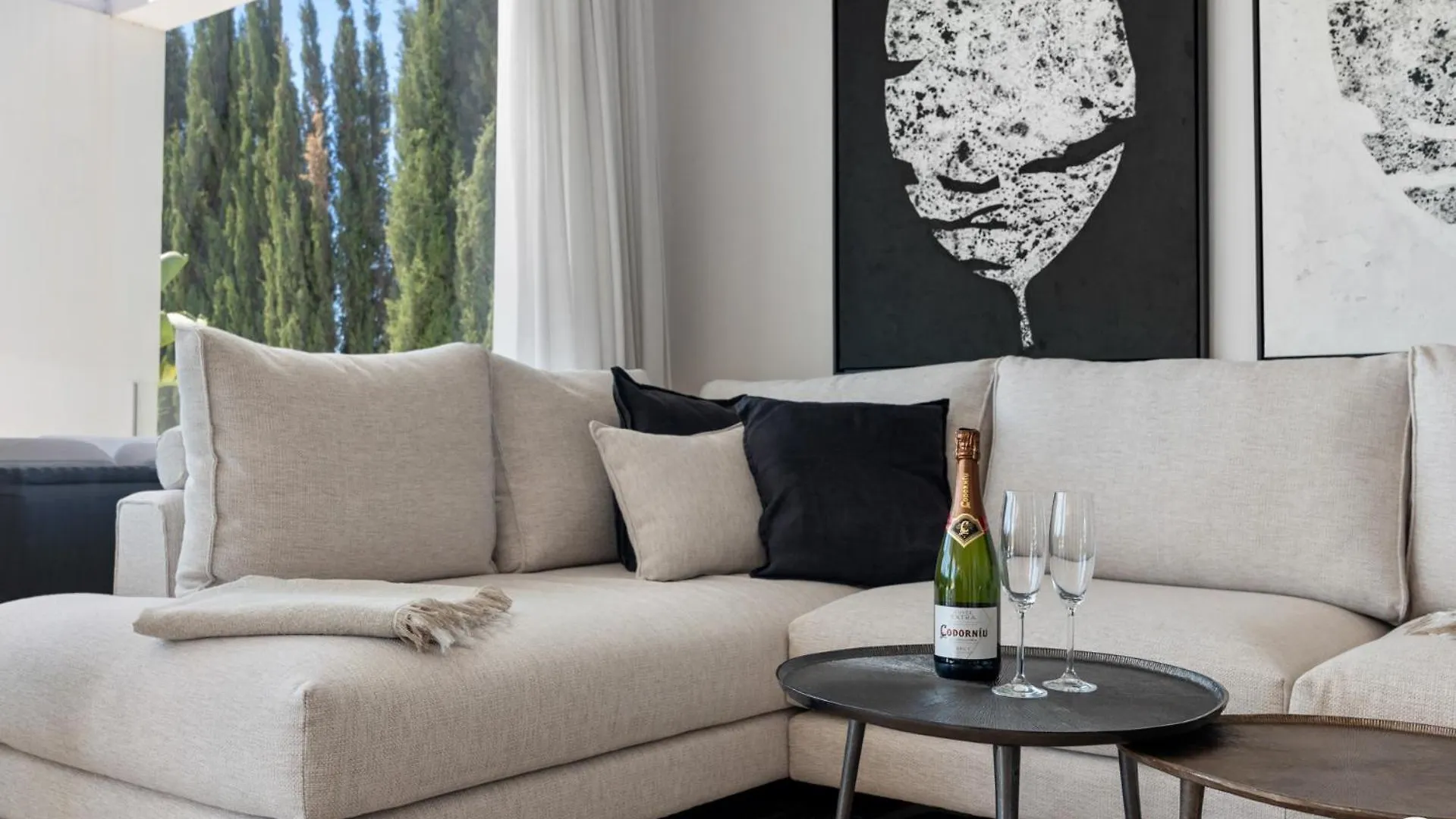 Villa Vivi Homes -Villa Carat Pool, Cinema, Golf & Terrace Estepona