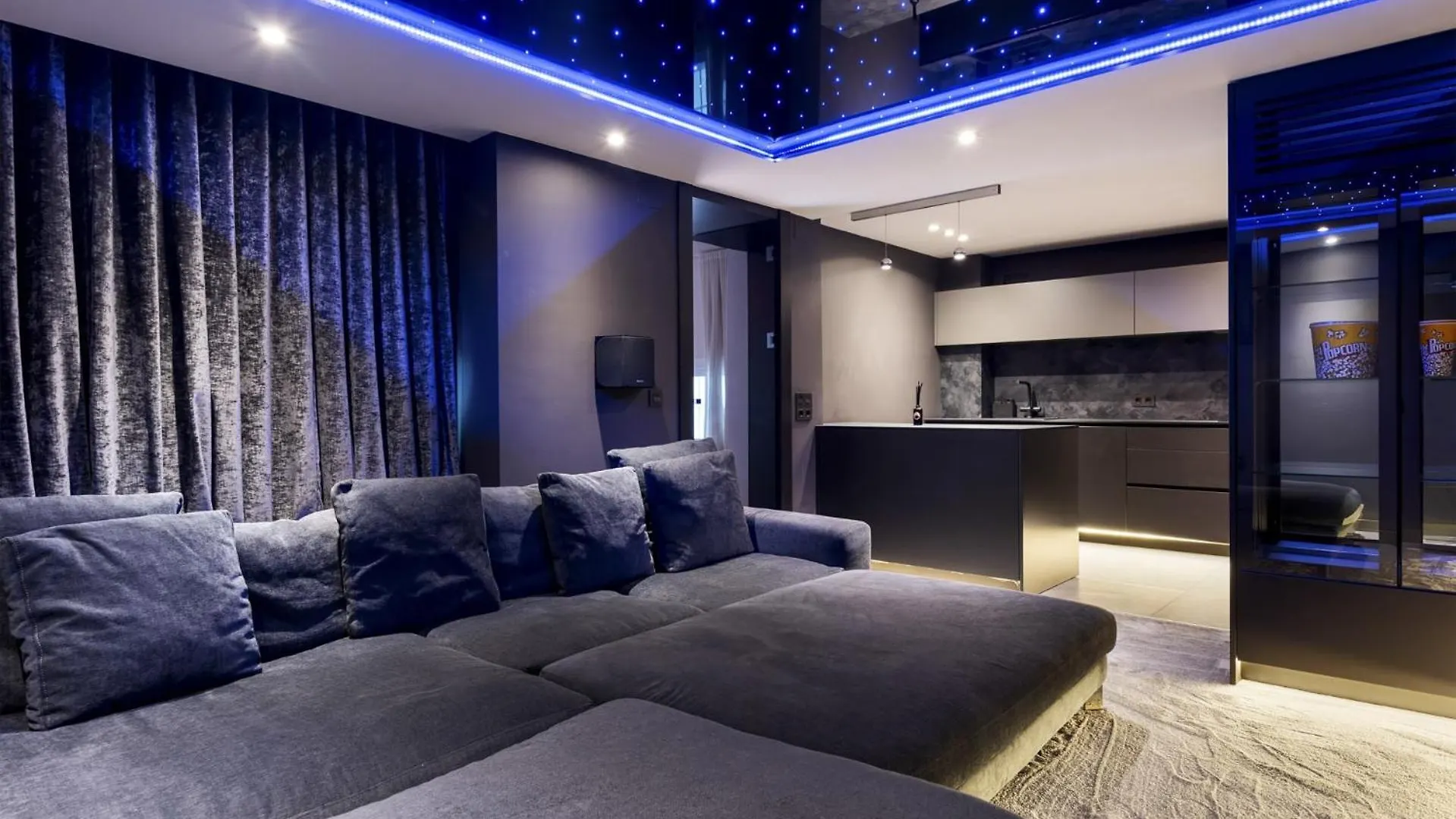 Villa Vivi Homes -Villa Carat Pool, Cinema, Golf & Terrace Estepona